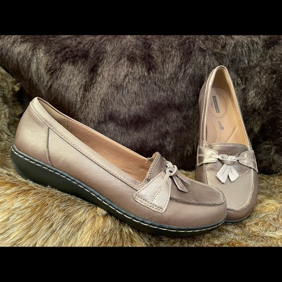 Clarks women’s shoes size 9 1/2 medium - Picture 2 of 4